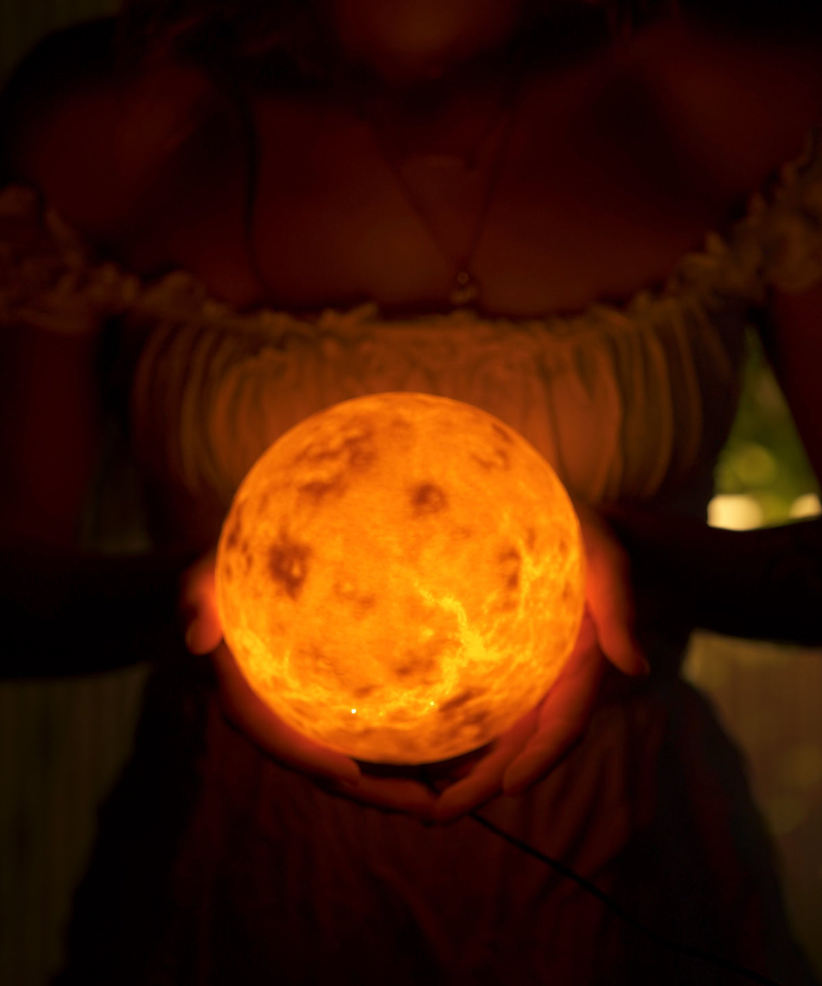 Lampe Vénus imprimée en 3D allumée, lampe d'ambiance planète – Jagou Design