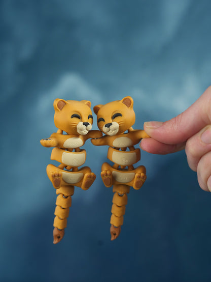 Lioness Flexi Keychain – Fidget Toy & Original Gift