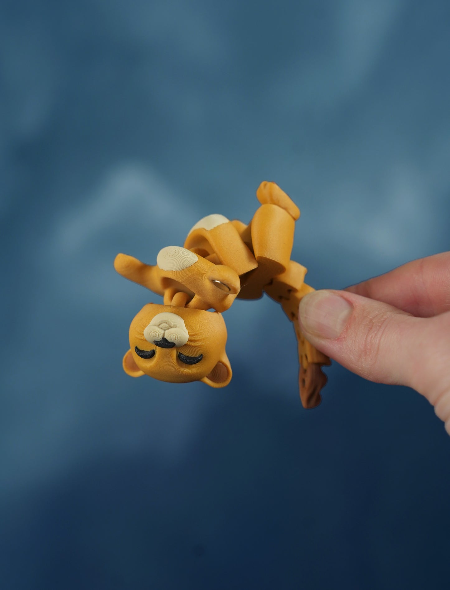 Lioness Flexi Keychain – Fidget Toy & Original Gift