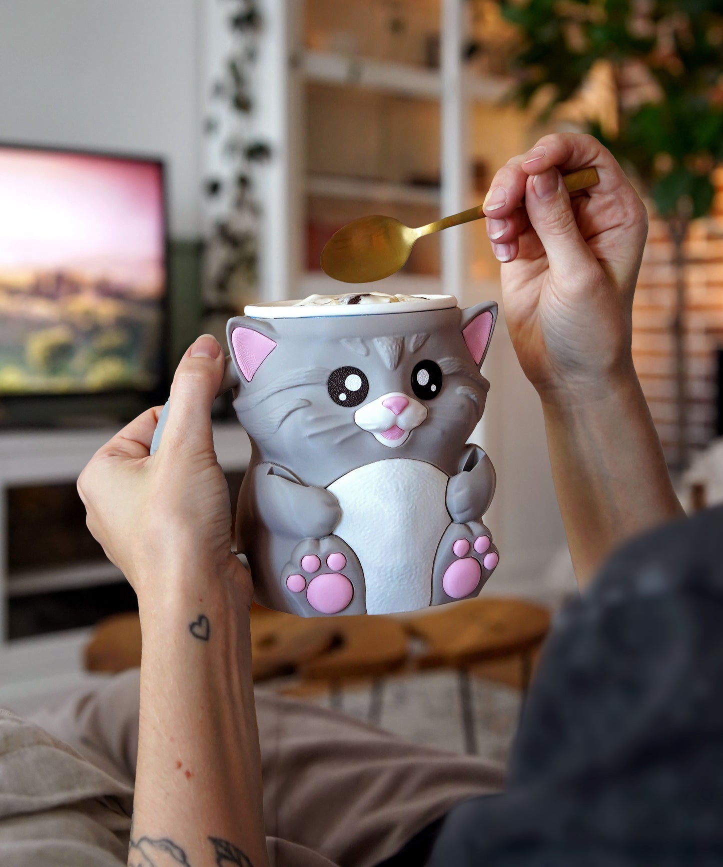 Grisette the Cat Ice Cream Holder