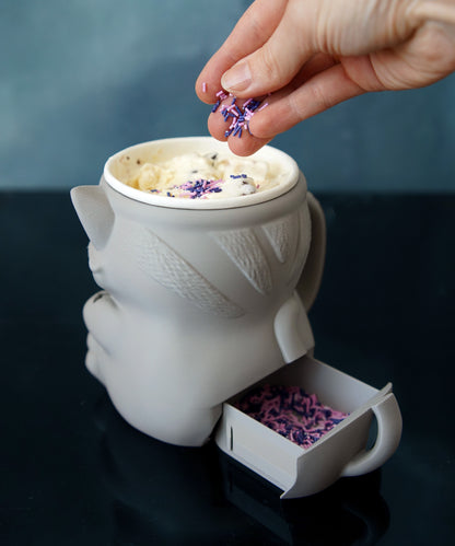 Grisette the Cat Ice Cream Holder