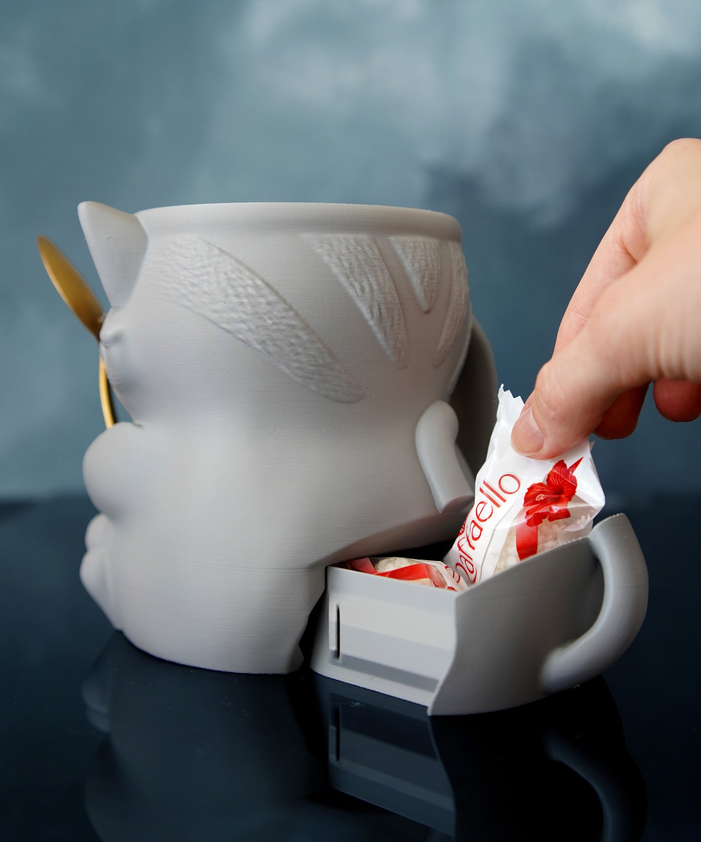 Grisette the Cat Ice Cream Holder