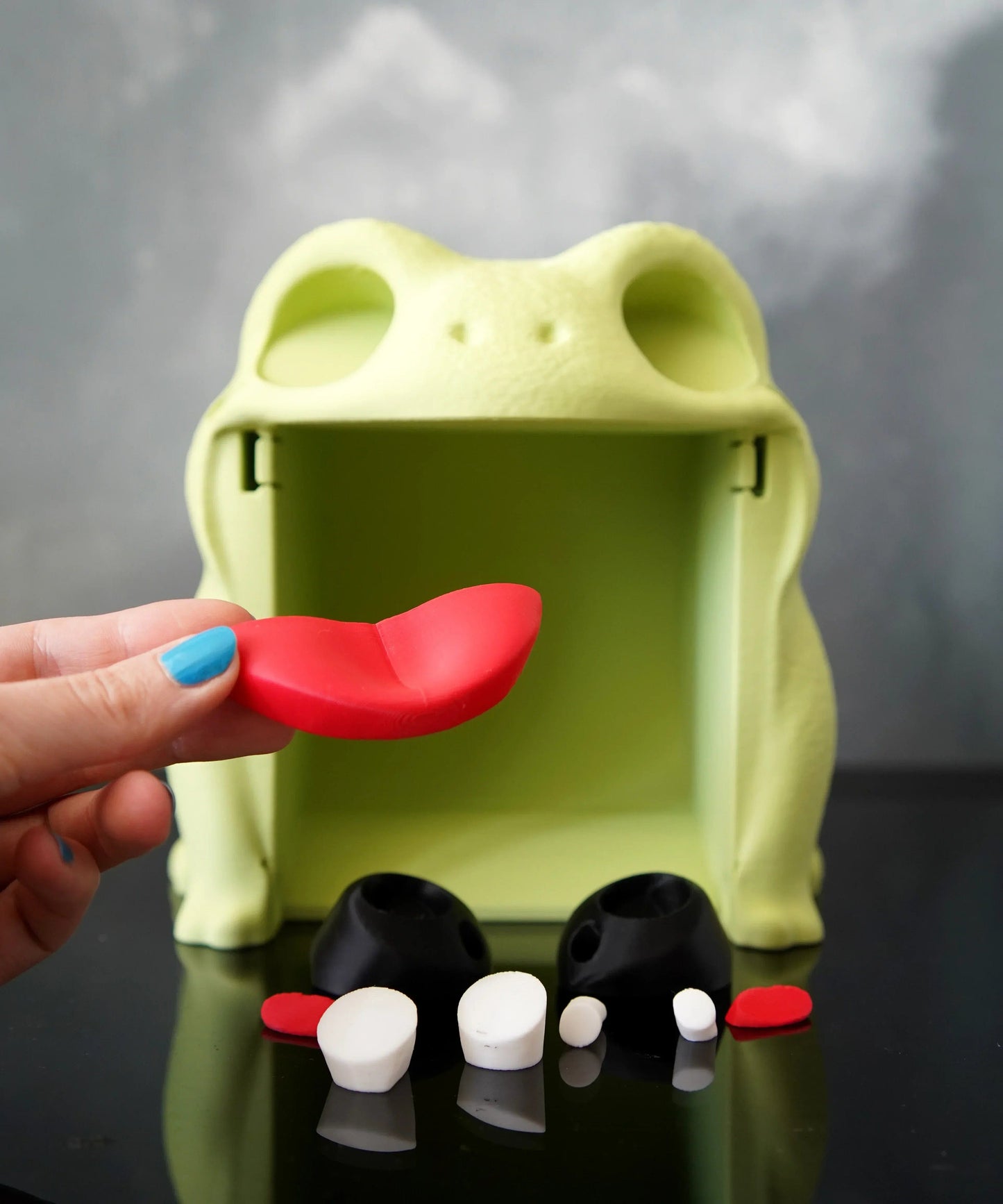 Distributeur de papier toilette la grenouille - Jagou Design – Créations artisanales uniques