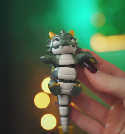 Flexi Dragon Keychain – Fantasy Fidget Toy Geek Gift
