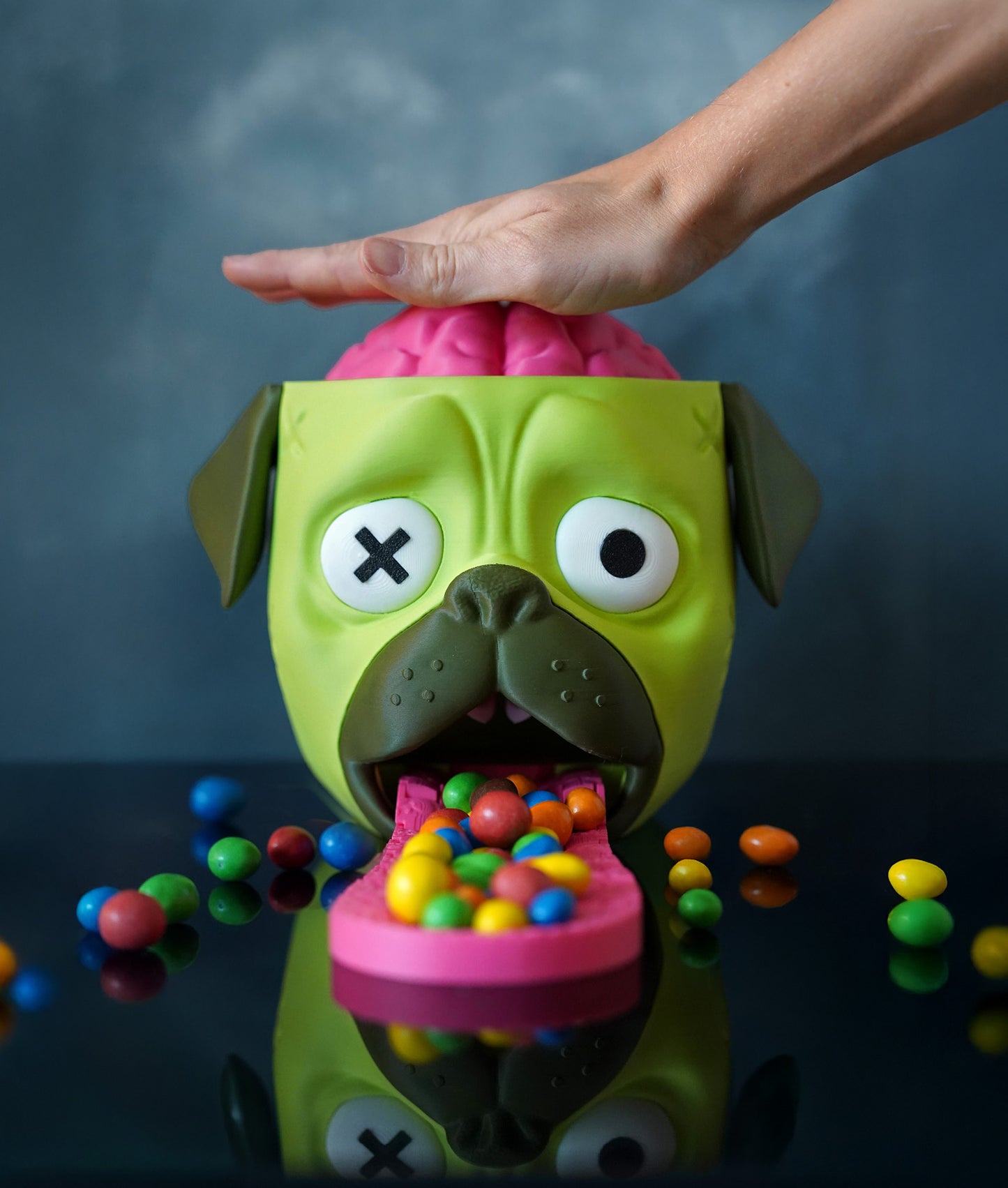 Distributeur de bonbons carlin, le Zombie