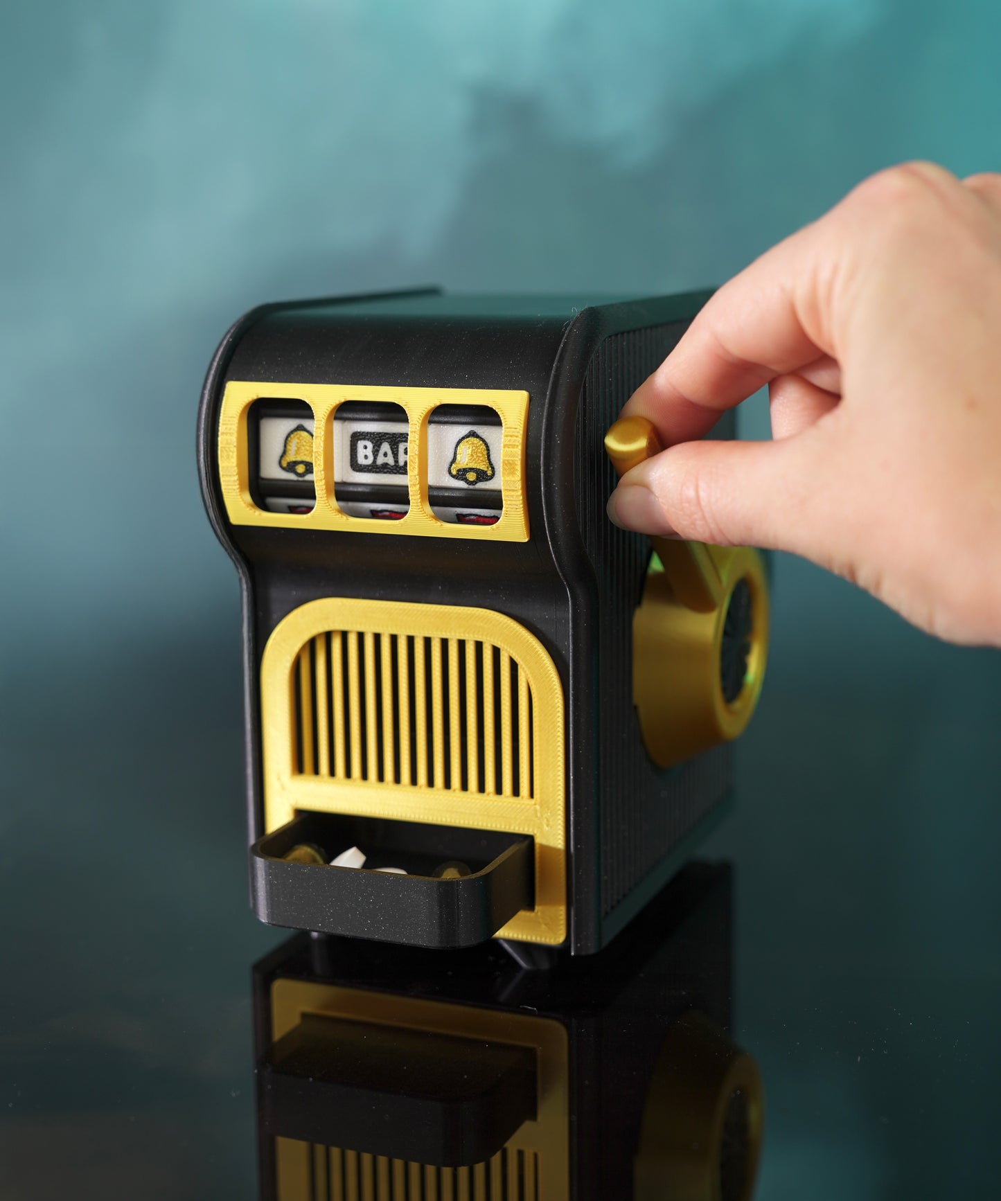 Pill-O-Matic Pill Organizer – Slot Machine Pill Dispenser